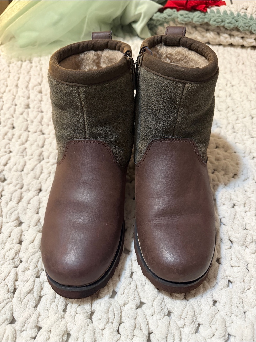 UGG Kids Brown Leather & Suede Boot with Sherpa Lining